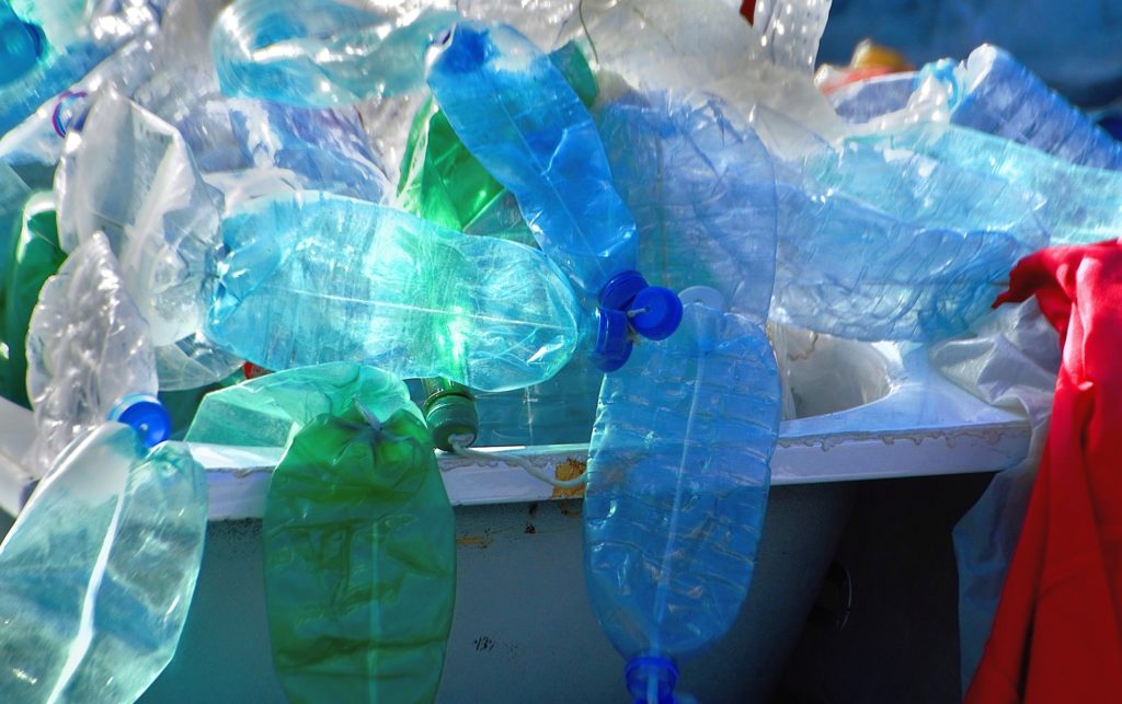 recyclage bouteilles en plastique