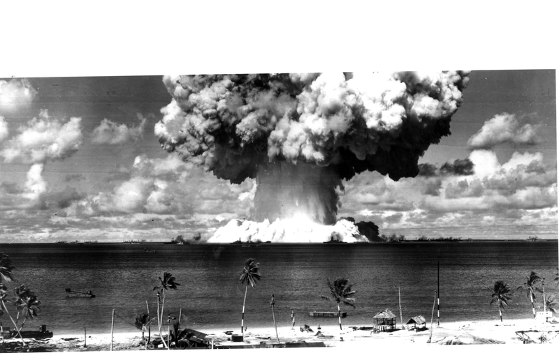 explosion nucléaire dans l'atoll de bikini