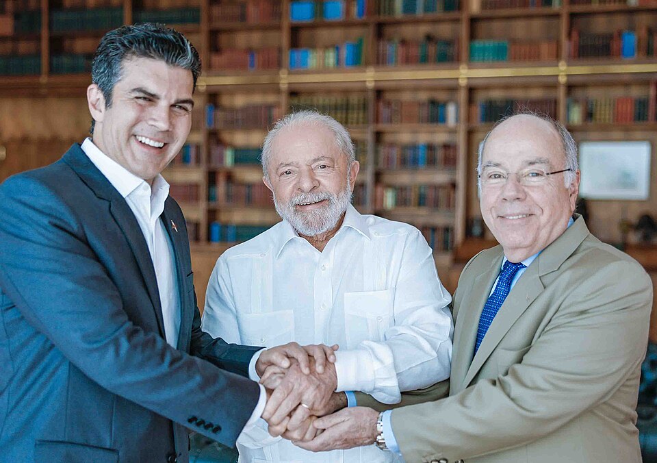 Le gouverneur de l'État du Pará, le Président du Brésil et le Minsitre des Affaires étrangères du Brésil en 2023